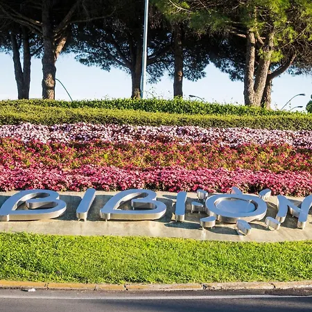 Enjoy The Breeze In Our Colorful Flat * Bibione