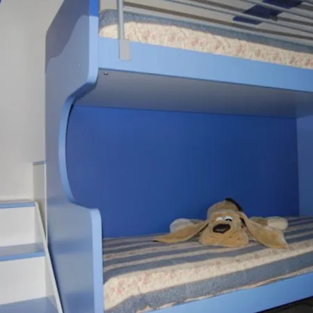 Enjoy The Breeze In Our Colorful Flat *