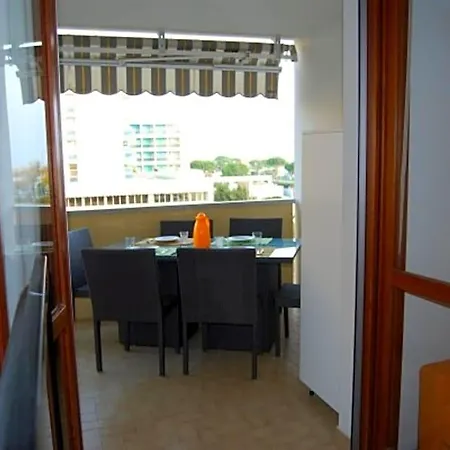 Enjoy The Breeze In Our Colorful Flat Διαμέρισμα Μπιμπιόνε