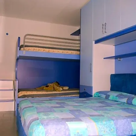 Διαμέρισμα Enjoy The Breeze In Our Colorful Flat