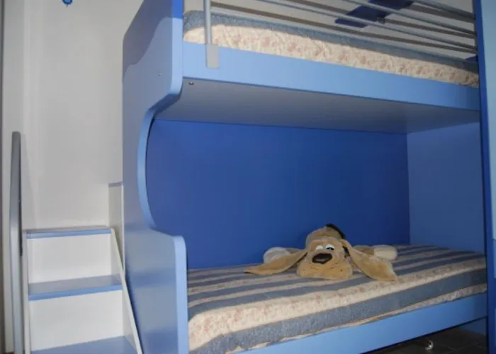 Enjoy The Breeze In Our Colorful Flat *